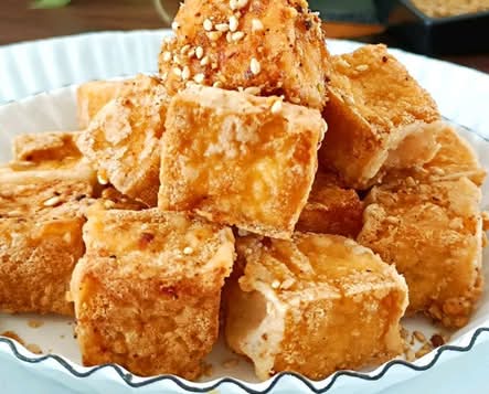 Fried Tofu（8Pcs） / 炸豆腐（8块）